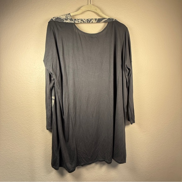 BIYA Johnny Was Animal Print Modal Tunic Blouse Gray Oversized Scoop Neck S NWT - Picture 3 of 10